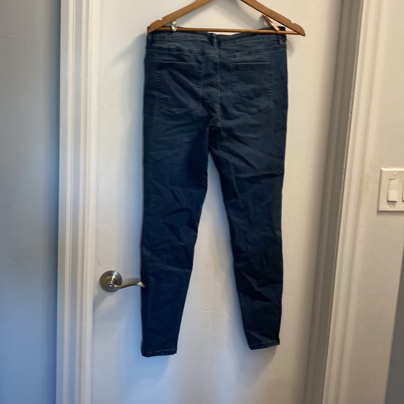 Joe Fresh Women’s Jeggings - Picture 2 of 2